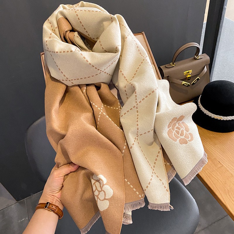 山茶花仿羊绒围巾