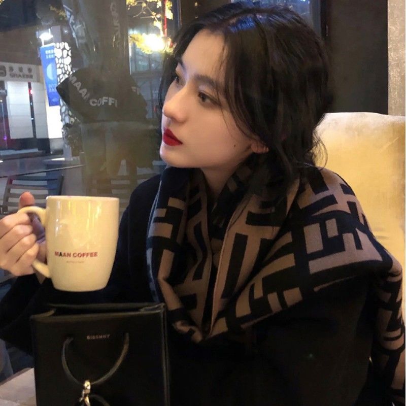 ET/FF字母仿羊绒围巾